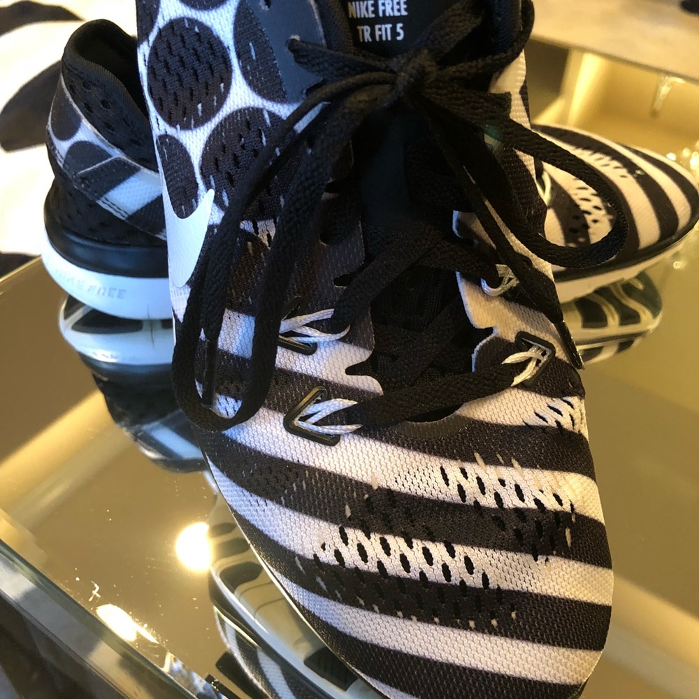 Nike Free 8 - Picture 2 of 6